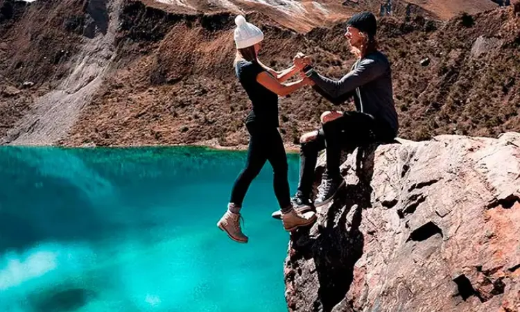 Couple at Humantay Lagoon